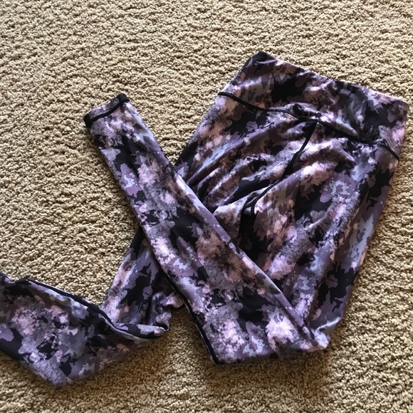 XS Gymshark Leggings - Picture 3 of 7